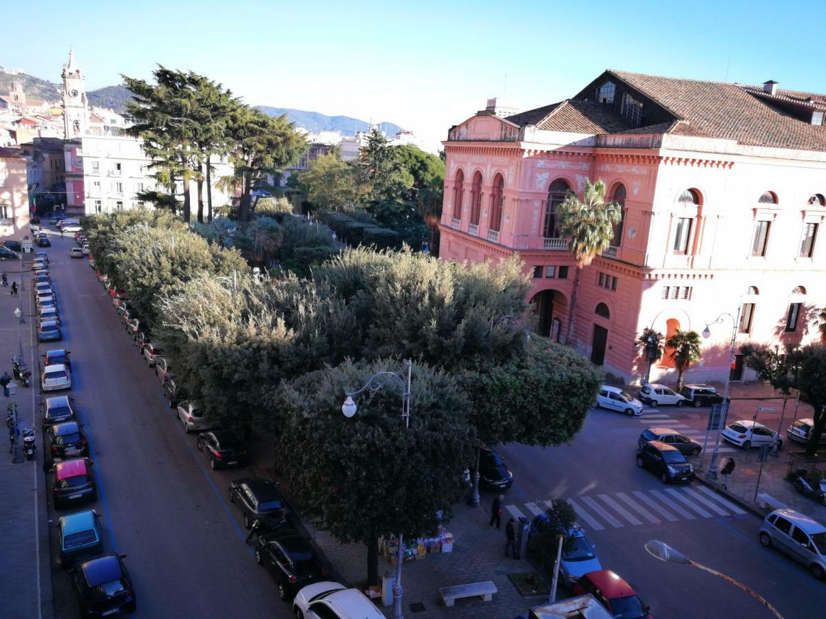 Al Teatro Verdi Luxury Apartment Salerno Ngoại thất bức ảnh