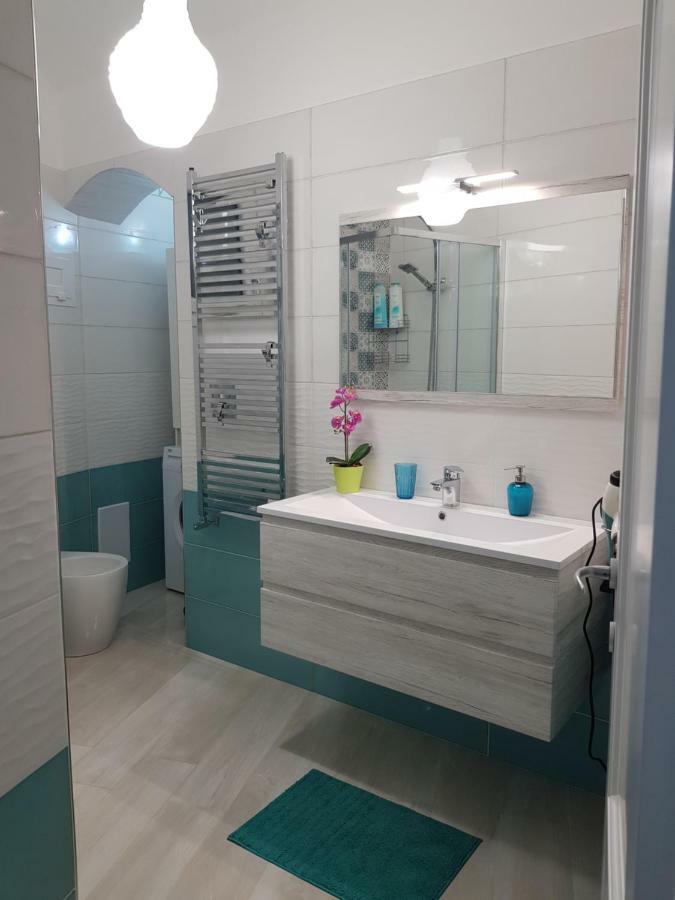 Al Teatro Verdi Luxury Apartment Salerno Ngoại thất bức ảnh