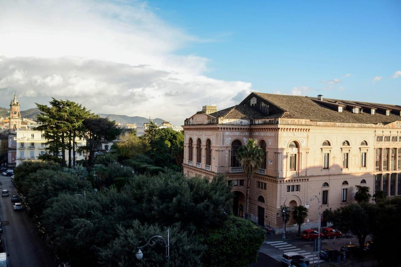 Al Teatro Verdi Luxury Apartment Salerno Ngoại thất bức ảnh