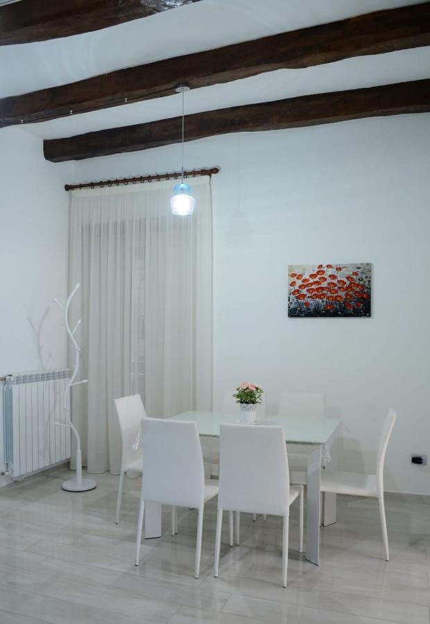 Al Teatro Verdi Luxury Apartment Salerno Ngoại thất bức ảnh